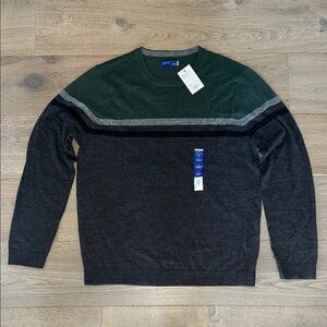 Men’s NEW Green and Gray Crewneck Sweater - NEW WITH TAGS